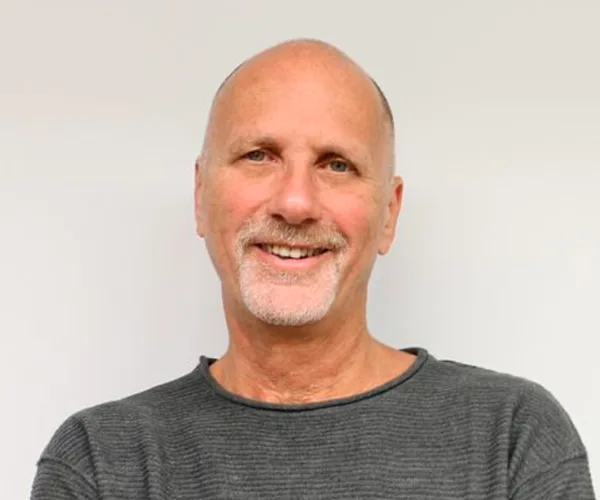Yossi Ghinsberg — Conferencista de Motivación